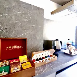 Pop Chic Frattina Apartment