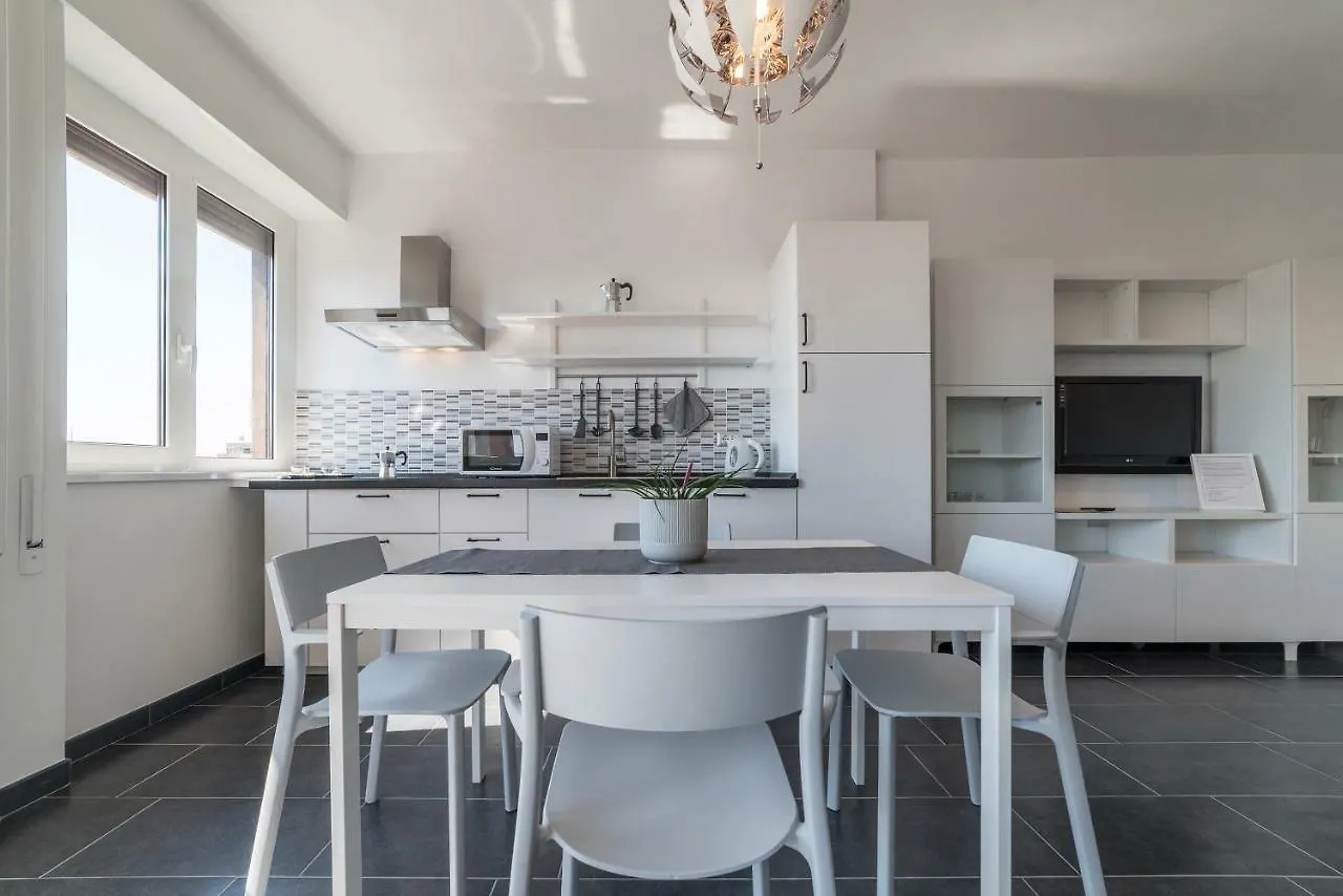 Nomentana White Apartments By Ghor Rzym